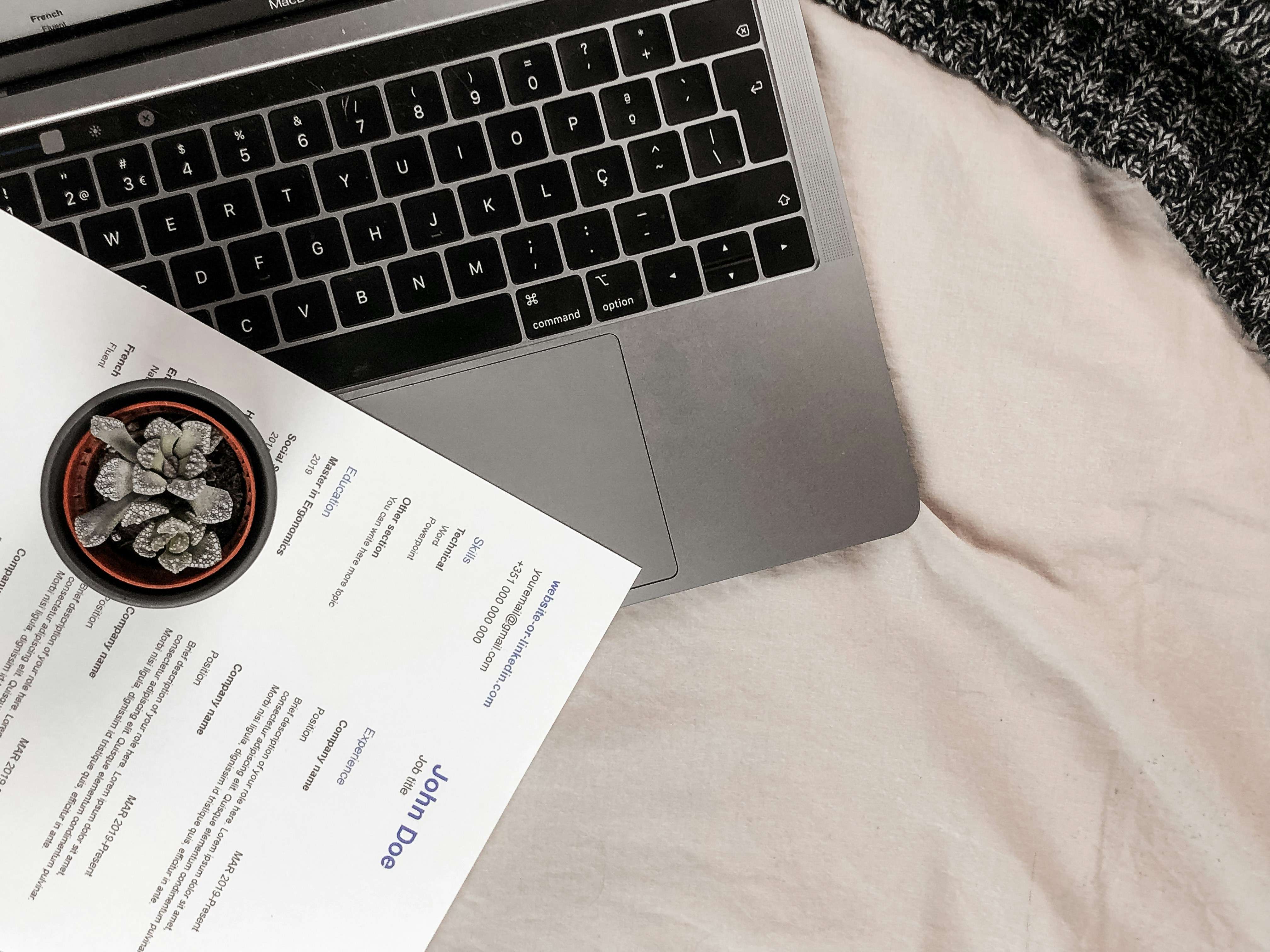 How to Write an ATS-Friendly Resume in 2025 (Step-by-Step Guide)